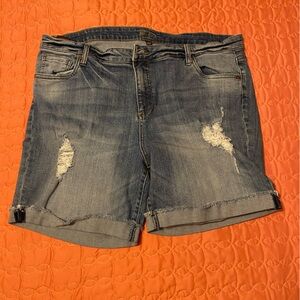 Kut from the Kloth size 20W distressed jean shorts